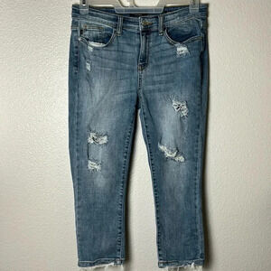 Judy Blue Capri Fit Light Wash Distressed Denim